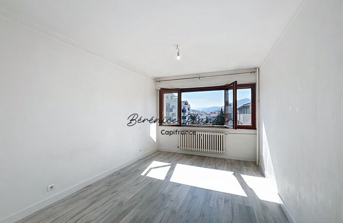 ANNEMASSE – Au calme -Grand T3 lumineux de 79,53 m² avec balcon, cave et garage en option — photo 4