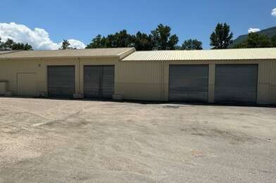 Local industriel 3 pièces 3790 €