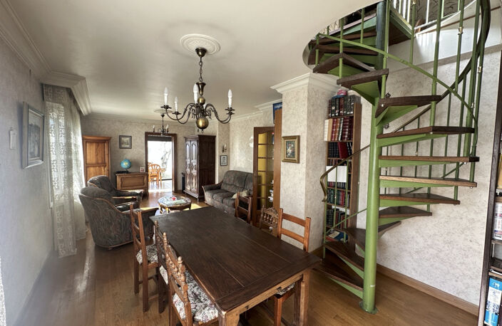 Maison à vendre 4 CHAMBRES, BEAU TERRAIN, AVRILLE (49), proche commerces et transports — photo 4
