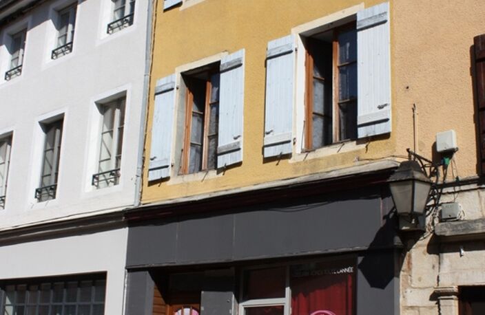 Immeuble à vendre TOURNUS (71) Appt T4-83m2 (loué) + (Local commercial) à 119 000 € — photo 2
