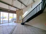 Local commercial 89m² à louer - Place Gambetta, Saint-Pierre-d’Oléron. (17) — photo 2