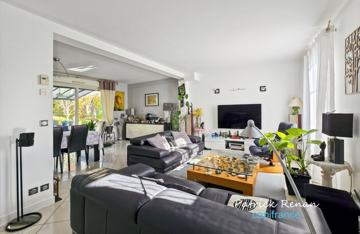 Maison à vendre 7 pièces P7 FONTENAY LE FLEURY (78) — photo 2