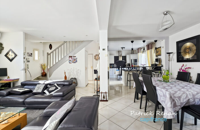 Maison à vendre 7 pièces P7 FONTENAY LE FLEURY (78) — photo 3