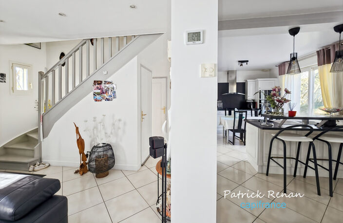 Maison à vendre 7 pièces P7 FONTENAY LE FLEURY (78) — photo 4
