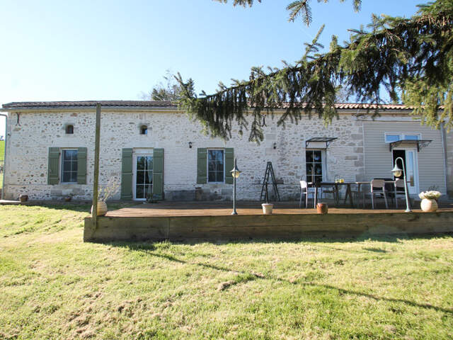 Maison à vendre 4 pièces 120 m² proche de MARMANDE (47)- Dépendances- Terrain 11 000m² — photo du bien