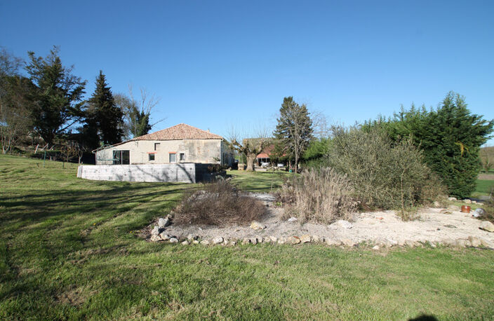 Maison à vendre 4 pièces 120 m² proche de MARMANDE (47)- Dépendances- Terrain 11 000m² — photo 2