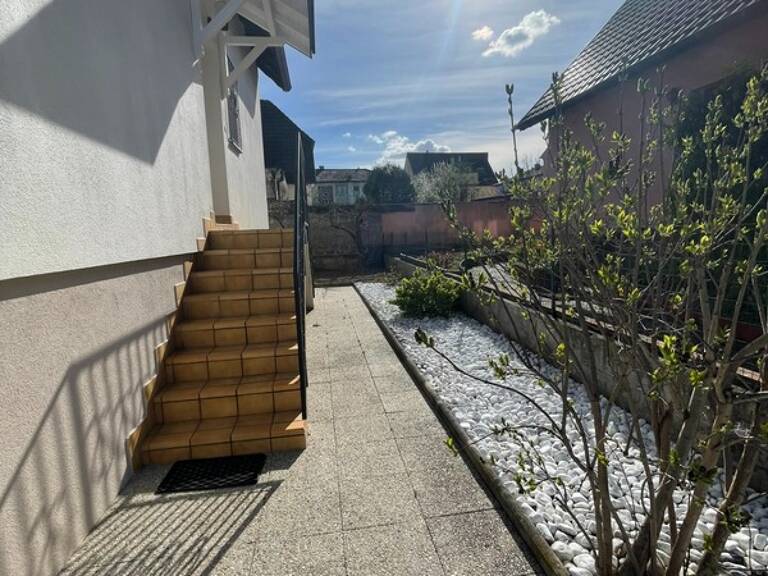 Maison 5 pièces – 120 m²  – Jardin, terrasse et double garage – Quartier calme à COLMAR à vendre — photo 1