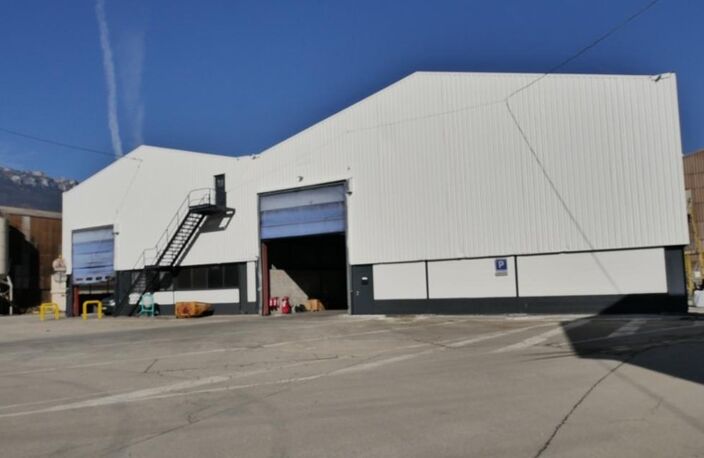 Dpt Isère (38), au CHEYLAS Local industriel 1500 m² — photo 2