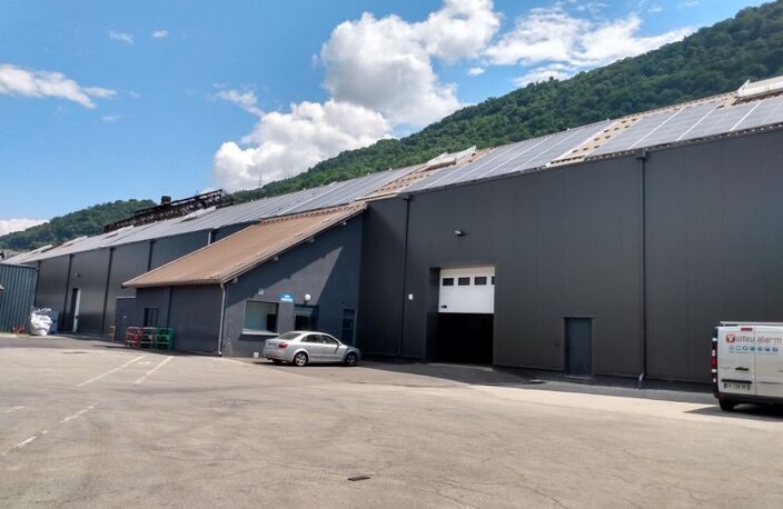Dpt Isère (38), au CHEYLAS Local industriel 1500 m² — photo 3