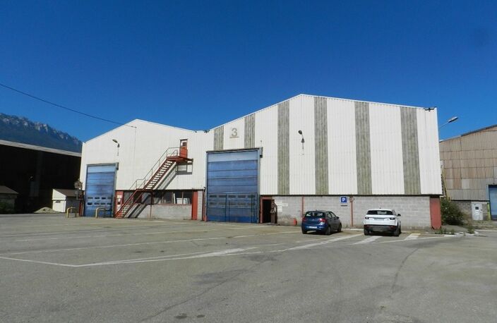 Dpt Isère (38), au CHEYLAS Local industriel 1500 m² — photo 4