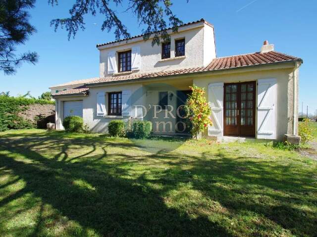 Maison familiale de 110 m² sur grand terrain de plus de 1600 m² — photo du bien