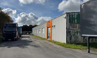 Local industriel  1757 m² à louer à Landivisiau (29400)