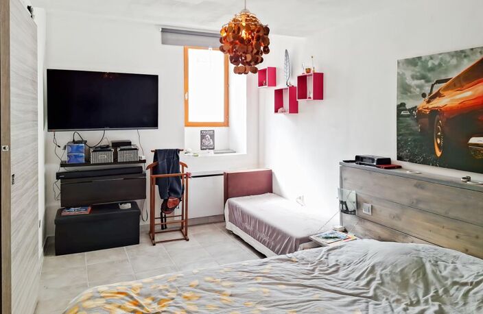 À Vendre Charmante maison de village rénovée avec 2 suites parentales — photo 4