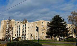 property.type.service  478 m² à louer à Avignon (84000)