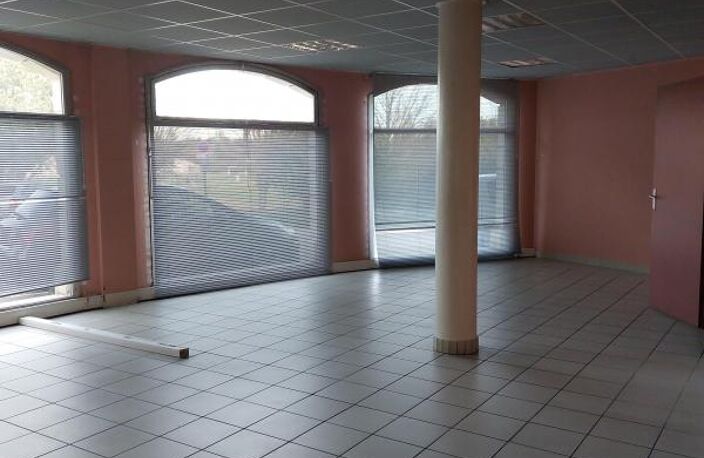 LOCAL PROFESSIONNEL OU COMMERCIAL - VILLENEUVE-LES-AVIGNON - 253 m² — photo 5