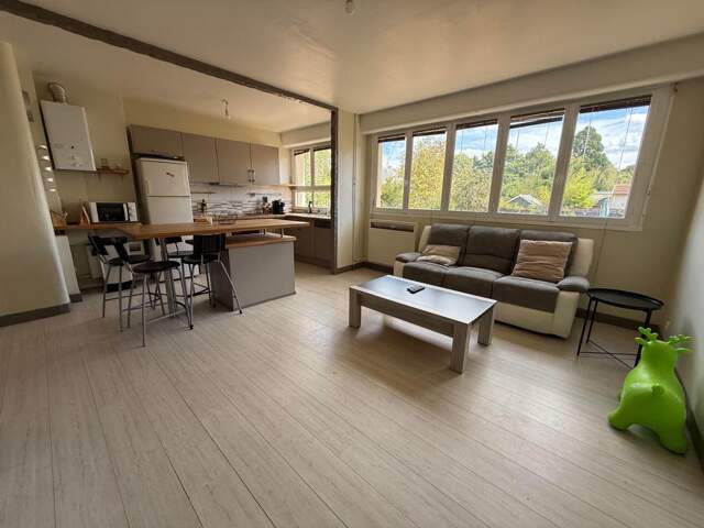 Appartement À Vendre — photo du bien