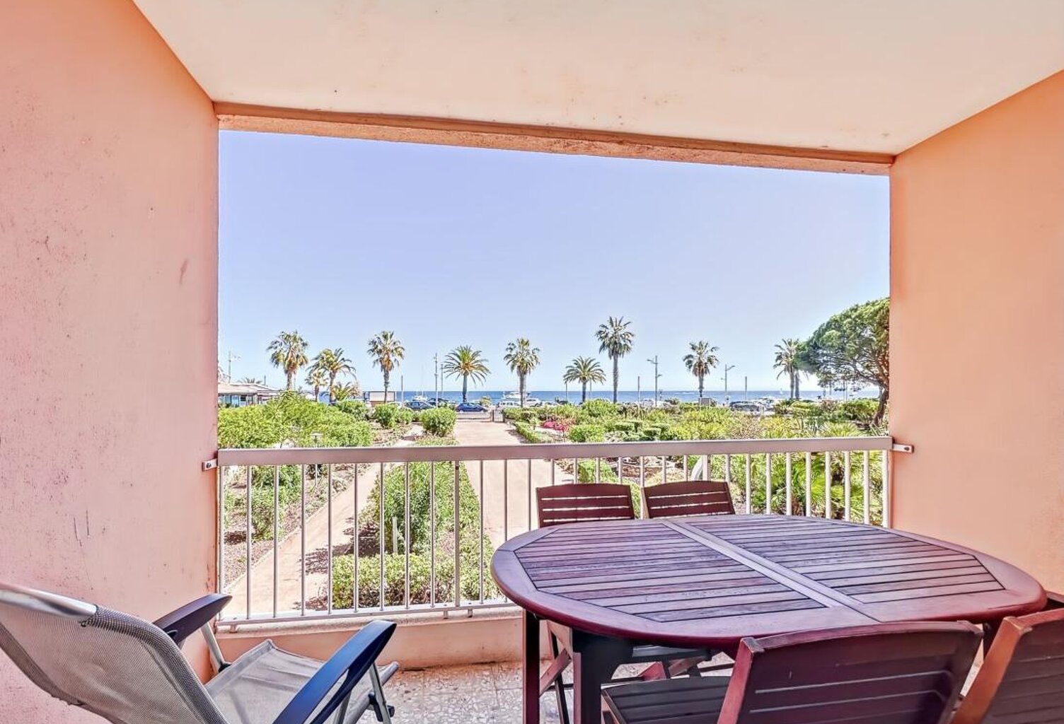 FRÉJUS PLAGE - T2 Vue Mer et Jardin - À Vendre ! — photo 1