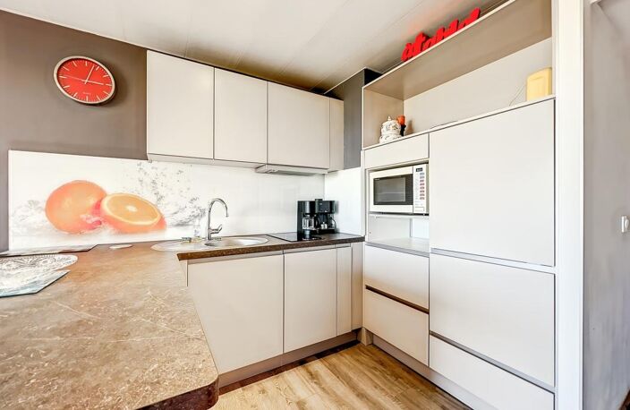 FRÉJUS PLAGE - T2 Vue Mer et Jardin - À Vendre ! — photo 5