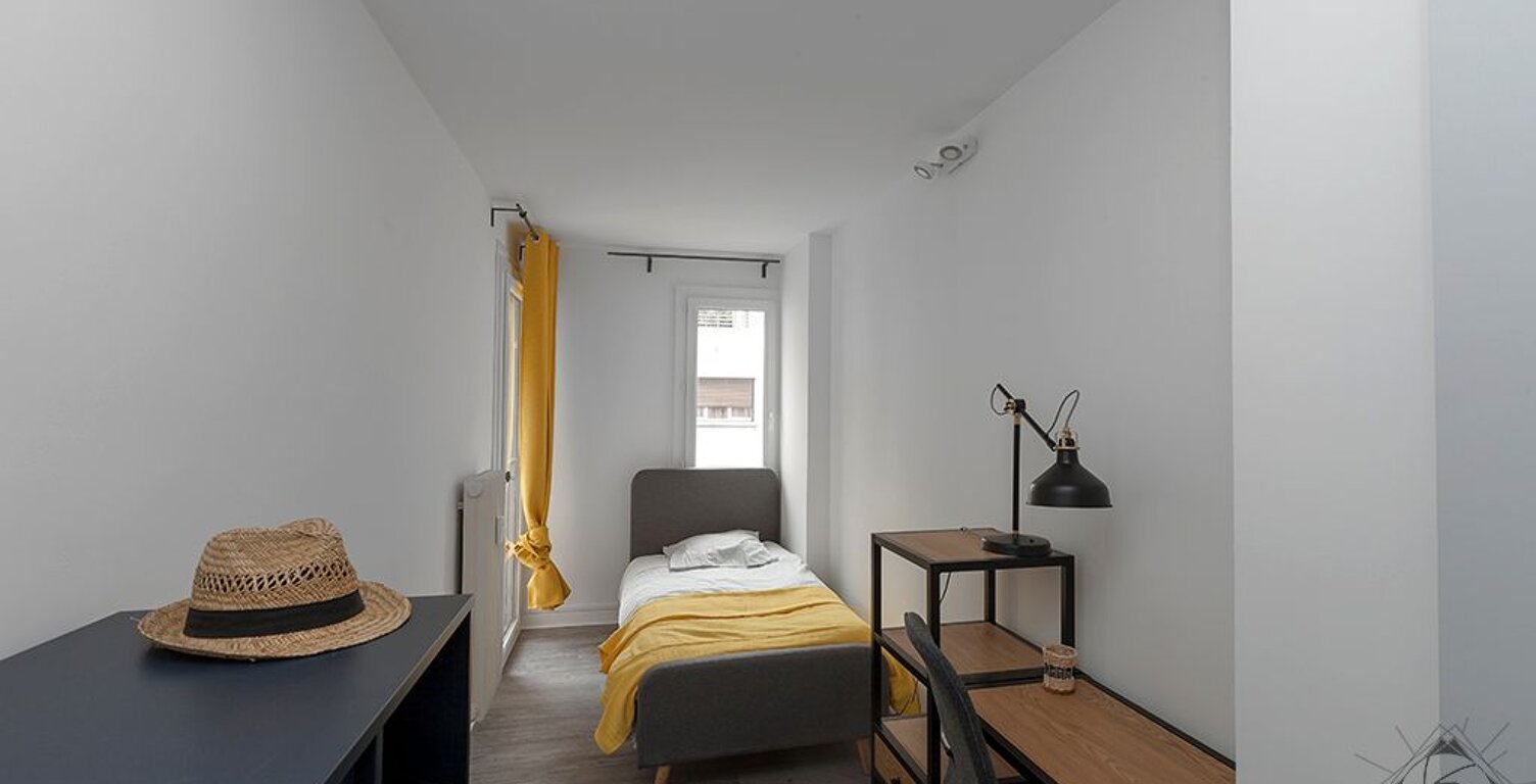 CHAMBÉRY - Chambre meublée en colocation 9.01m² + balcon avec communs — photo 1