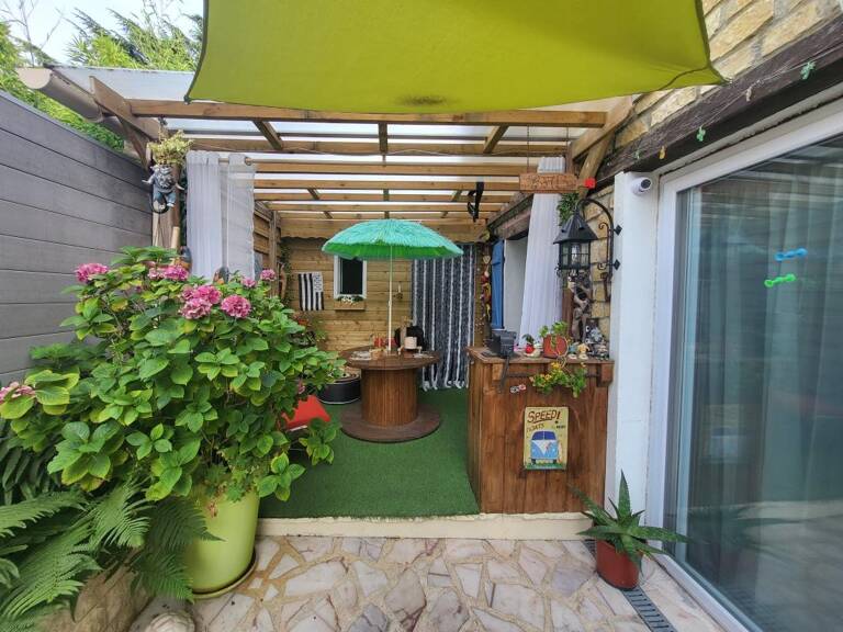 Appartement À Vendre — photo 1