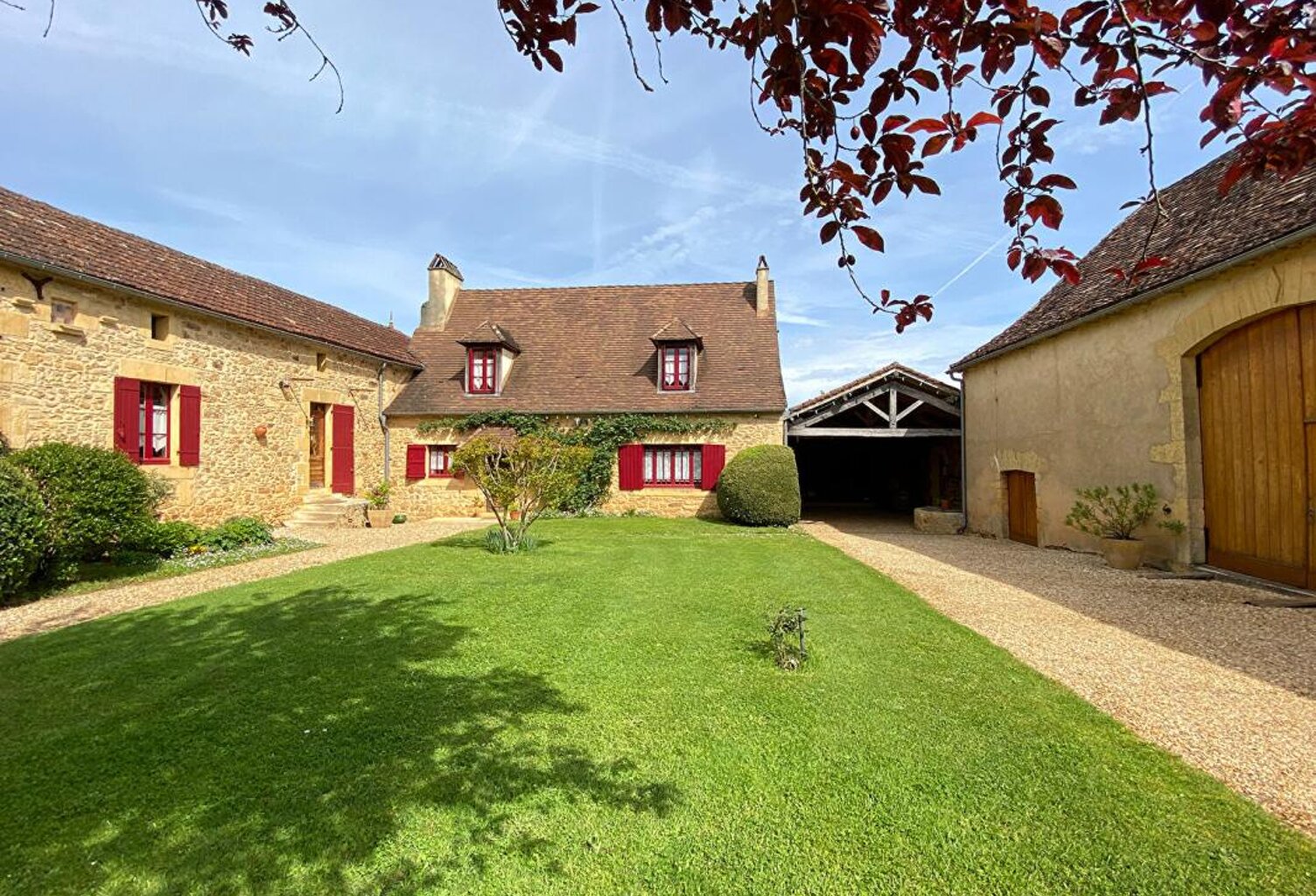 Ensemble périgourdin authentique avec deux gîtes, piscine et 5,3 hectares — photo 1