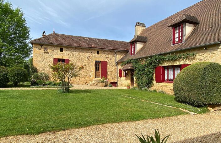 Ensemble périgourdin authentique avec deux gîtes, piscine et 5,3 hectares — photo 2