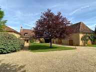 Ensemble périgourdin authentique avec deux gîtes, piscine et 5,3 hectares — photo 3