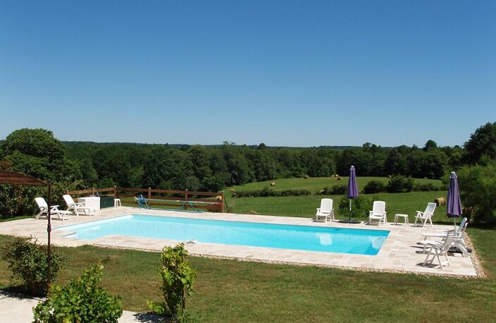 Ensemble périgourdin authentique avec deux gîtes, piscine et 5,3 hectares — photo 4