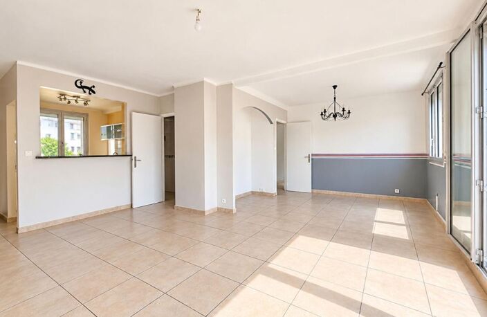 Martigues , App T3/4 de 71m2 ,plein sud , avec deux balcons et parking — photo 2