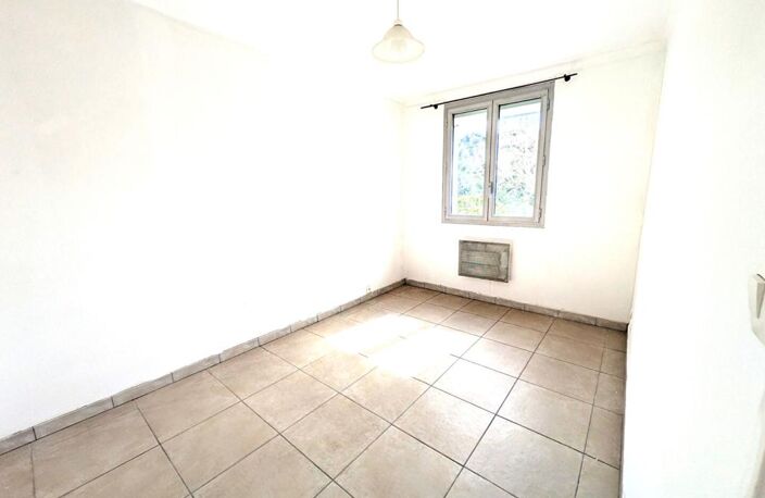 Martigues , App T3/4 de 71m2 ,plein sud , avec deux balcons et parking — photo 5
