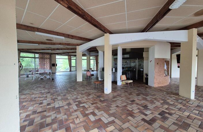 Ensemble immobilier  3700 m² — photo 2