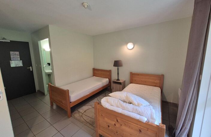 Ensemble immobilier  3700 m² — photo 4
