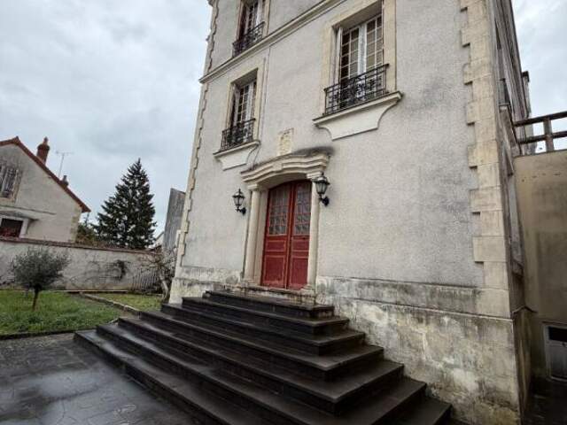 Ensemble immobilier proche du centre ville et de l'isat — photo du bien