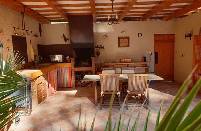 Un ensemble regroupant une maison d'architecte indépendante  avec grand garage, local professionnel et un locatif à Amélie les Bains — photo 3