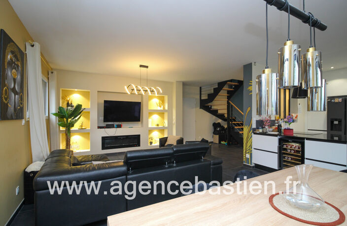 VENTE - VILLA - 6 PIECES - PREGNIN ST GENIS POUILLY - 830.00 — photo 3