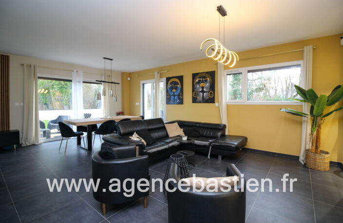 VENTE - VILLA - 6 PIECES - PREGNIN ST GENIS POUILLY - 830.00 — photo 4