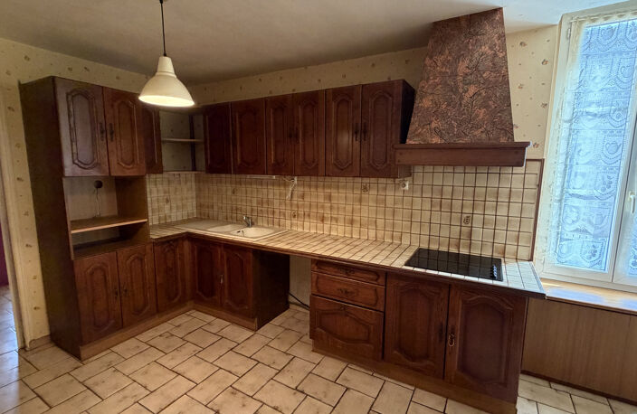 IMMEUBLE DE RAPPORT (Possibilité de louer 2 maisons)   CENTR — photo 4