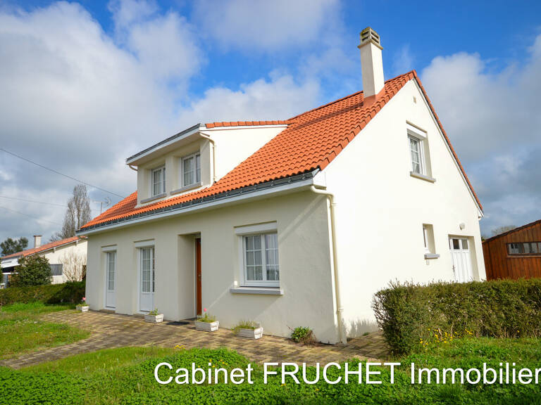 Rare ! CHANTONNAY. Maison 4 chambres. Quartier calme. — photo 1