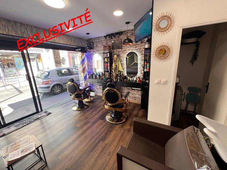 EXCLUSIVITÉ  LOCAL VENDU LOUÉ EN CENTRE-VILLE — photo 1
