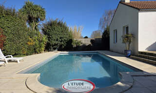 Maison 8 Pièces 222 m² à vendre à Saint-Hilaire-de-Chaléons (44680)