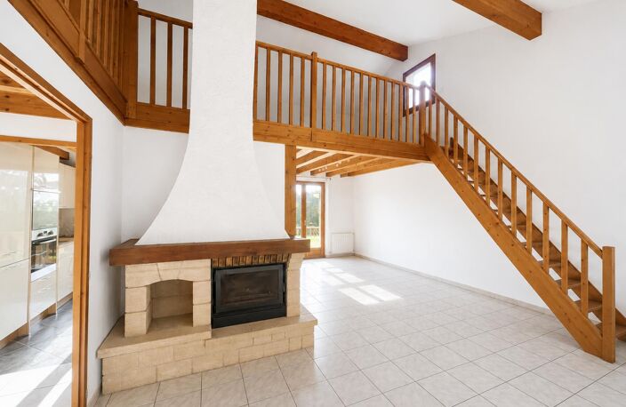 Vente maison 5 pièces 125 m² Niévroz (01120) — photo 2