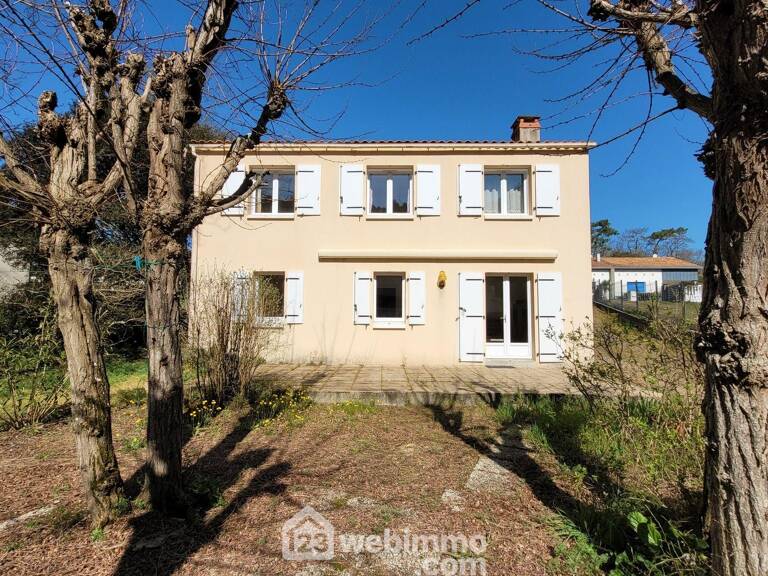 Maison - 118m² - Longeville-sur-Mer — photo 1