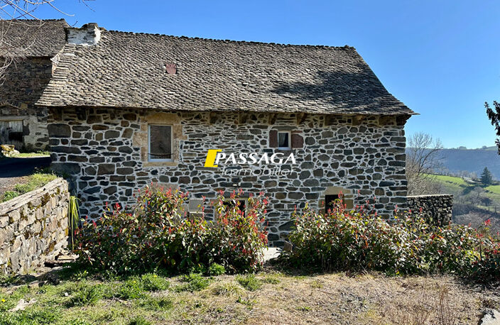 A VENDRE - Maison d'habitation de type 4 avec jardin - PRADES D'AUBRAC — photo 2