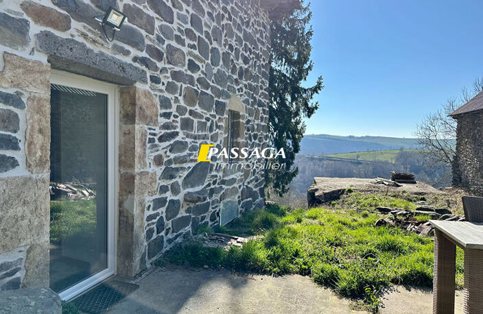 A VENDRE - Maison d'habitation de type 4 avec jardin - PRADES D'AUBRAC — photo 3