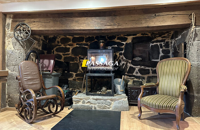 A VENDRE - Maison d'habitation de type 4 avec jardin - PRADES D'AUBRAC — photo 5