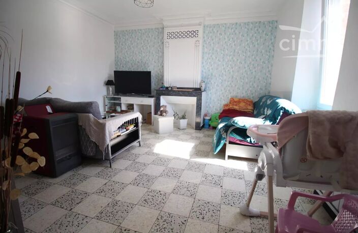 A vendre grande maison de village 4 faces avec terrain, puits et — photo 3