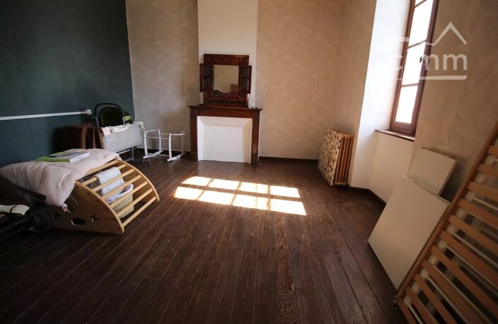 A vendre grande maison de village 4 faces avec terrain, puits et — photo 4