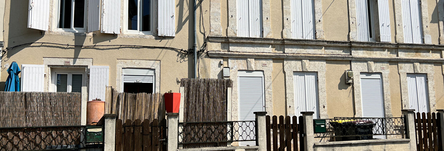 Immeuble  215 m² à vendre à Ruelle-sur-Touvre (16600)