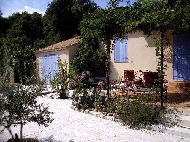Superbe villa dans un village tous commerces — photo du bien