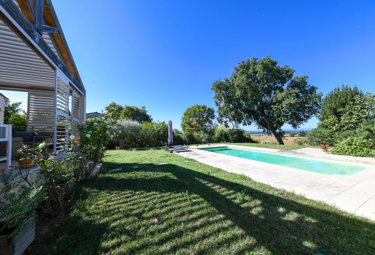 Villa avec jardin, vue dégagée, avec piscine chauffée, à 6km d'U — photo 1